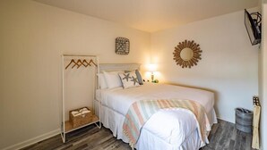 Unclassified image, 3 of 16, button - Ocean Glass | Queen | Pet-Friendly Stay | Beach Access (Rehoboth Beach)