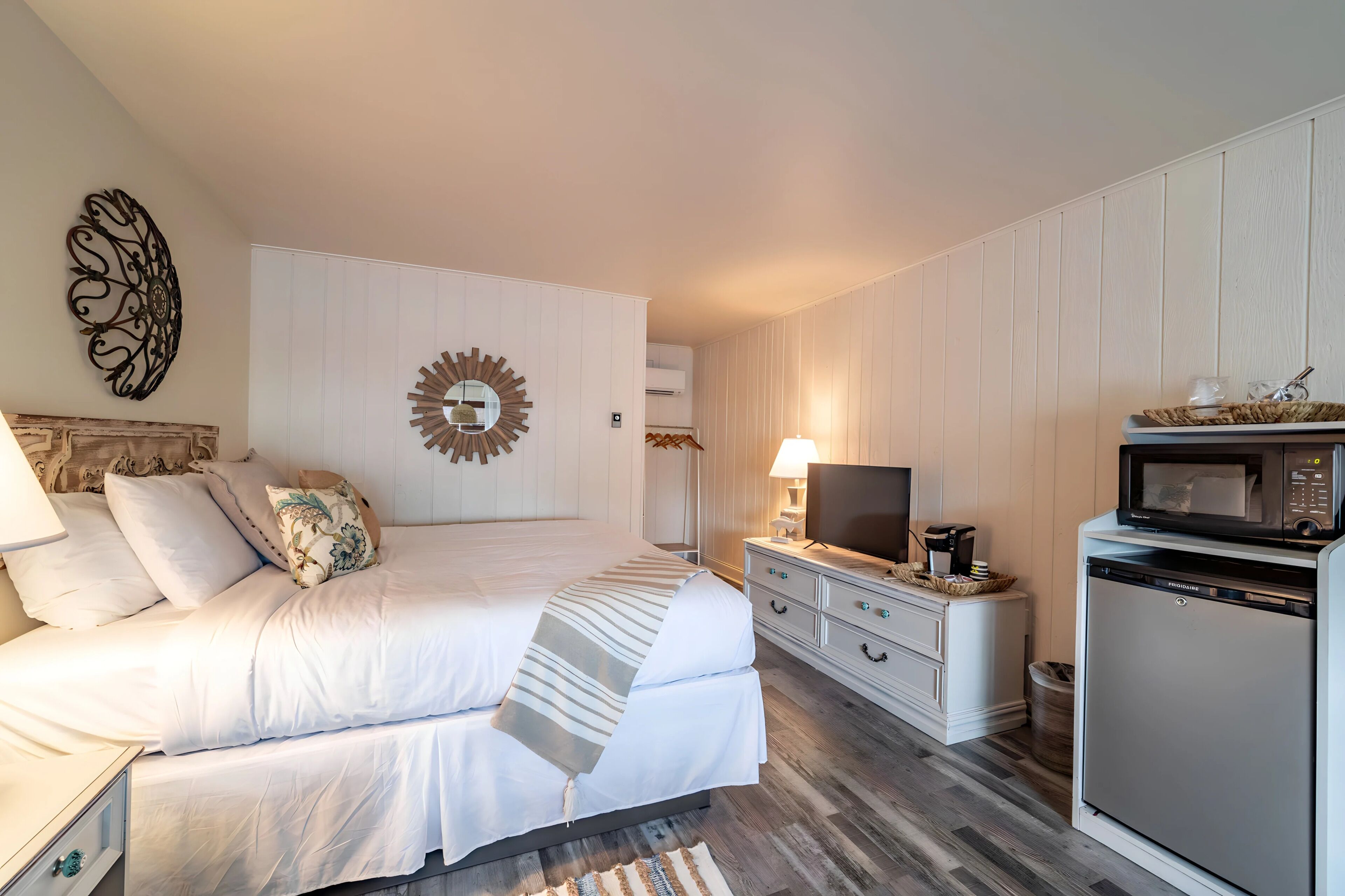 1 bedroom, iron/ironing board, WiFi (free), bed sheets