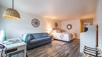 1 bedroom, iron/ironing board, WiFi (free), bed sheets