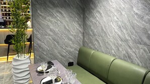 Dining - X-ones place command  (Lagos)