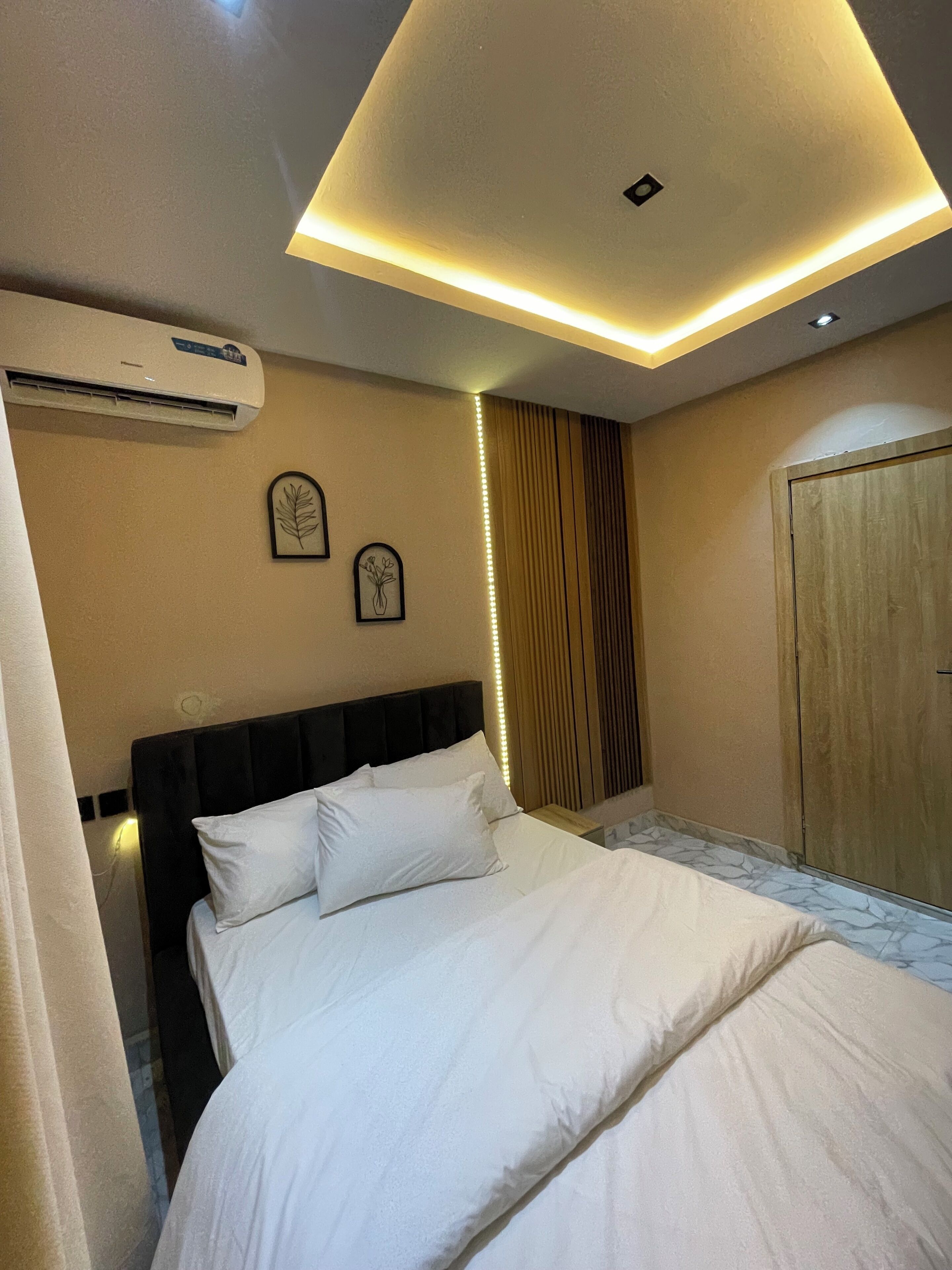 Laptop workspace, iron/ironing board, WiFi (free)