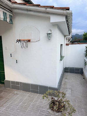 Exterior detail - Villa la Mina (Gijón)