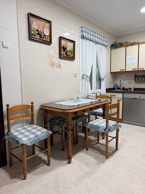 Dining - Villa la Mina (Gijón)