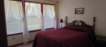 Quiet two bedroom retreat located fifteen minutes from Nampa