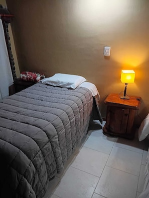 1 habitación, wifi y ropa de cama