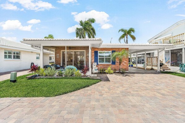 Exterior - Beachside Escape with Pool & Steps to Crescent Beach - Aloha Kai #51 (Siesta Key)