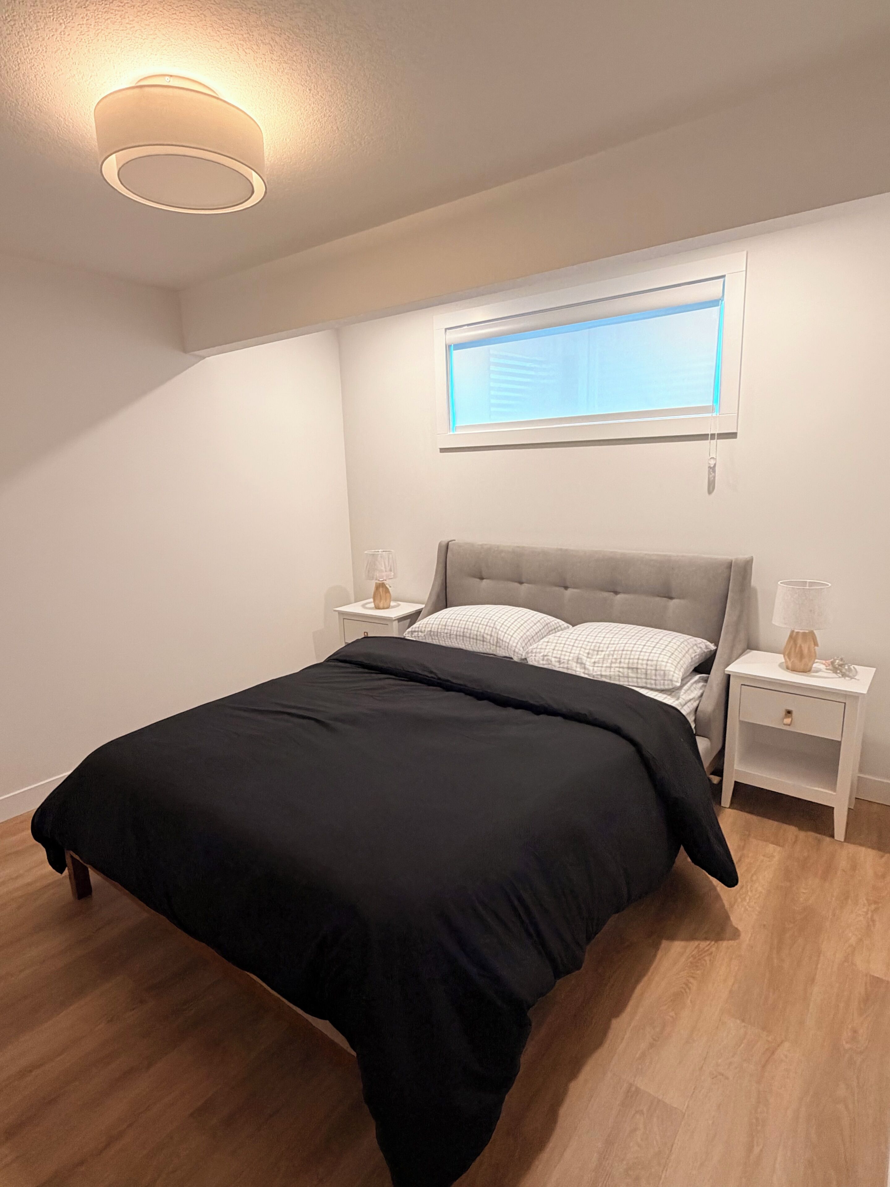 2 bedrooms, travel cot, free WiFi, bed sheets