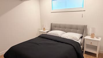 2 bedrooms, travel cot, free WiFi, bed sheets