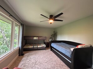 3 Schlafzimmer, Bügeleisen/Bügelbrett, WLAN, Bettwäsche