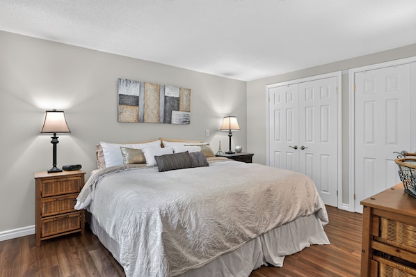 2 bedrooms, iron/ironing board, WiFi (free), bed sheets