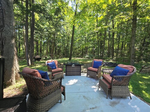 Escape. Explore. Unwind.
Easy Access to Rice Lake, Golf, Trails, Snowmobiling.