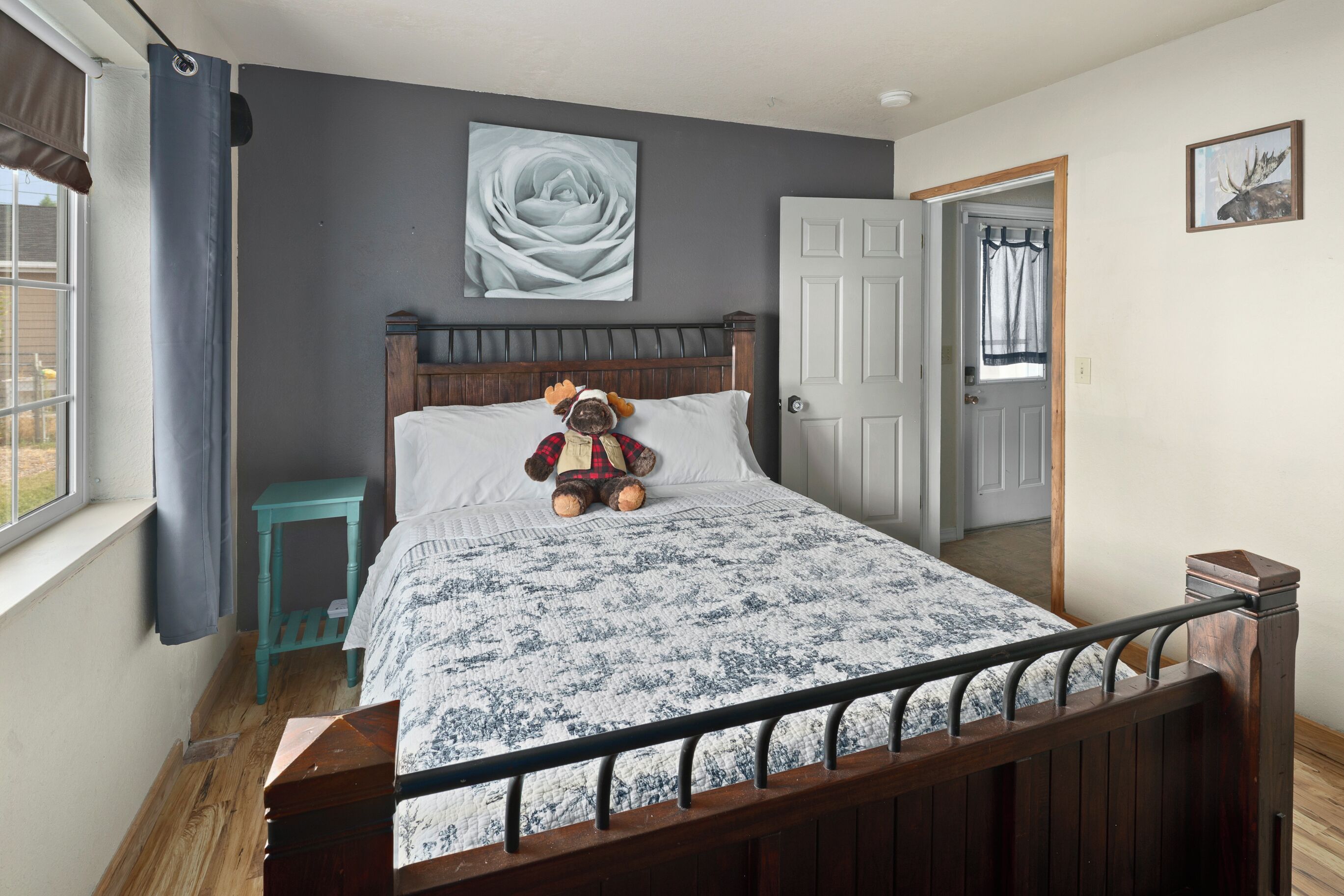 3 bedrooms, desk, iron/ironing board, WiFi