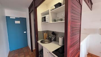 Suite Confort, balcon, vue océan | Cuisine privée
