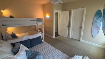 3 bedrooms, iron/ironing board, WiFi, bed sheets