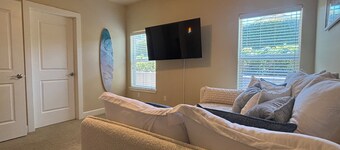 Sun-kissed at Sunserra in Crescent Bar on River, Golf, Wineries, Gorge Concerts