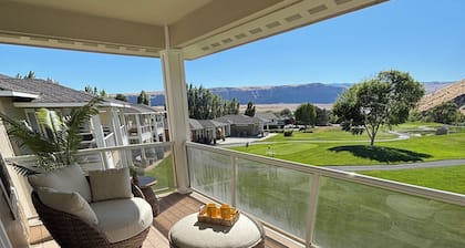 Sun-kissed at Sunserra in Crescent Bar on River, Golf, Wineries, Gorge Concerts