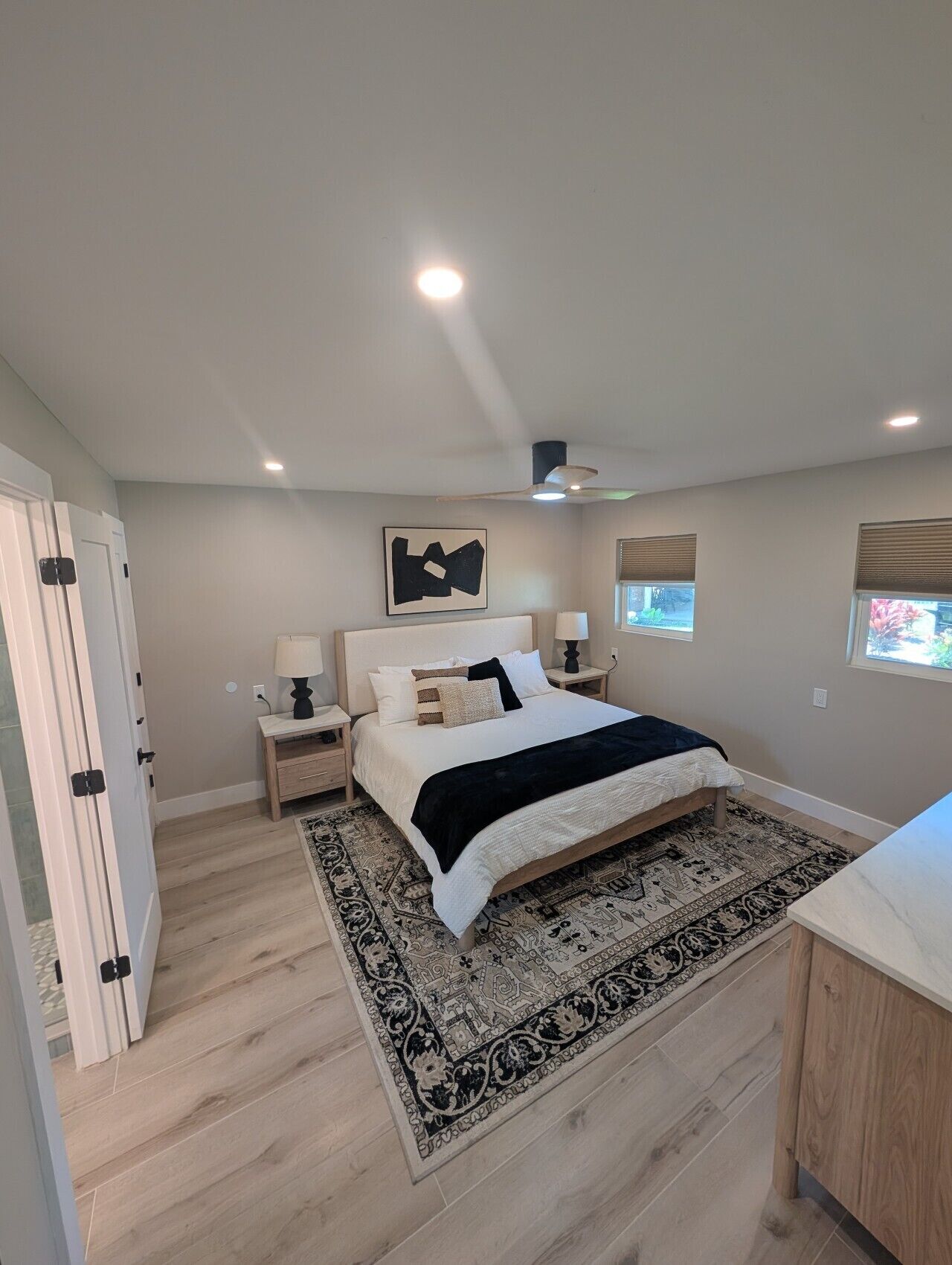 Travel crib
