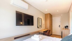 Room - Studio in Condo. w/ gym in SP Hmj0411 (São Paulo)