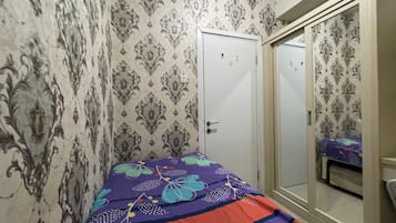Apartment, 2 Bedrooms | Desk, WiFi (free), bed sheets