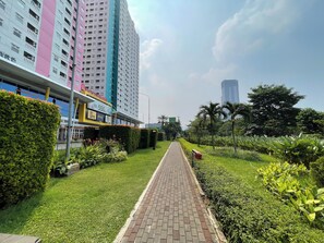 Gambar tidak terklasifikasi, 4 dari 77, tombol