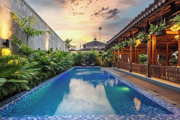 Outdoor pool