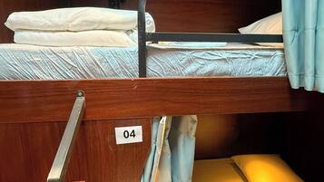 Family Room, Private Bathroom & Washer | WiFi (free), bed sheets