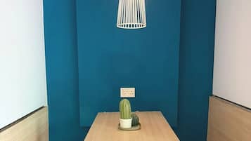 Coin salon dans le hall