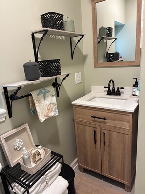 Bathroom - Please, enjoy this inviting & soothing restored horse barn, “A Touch of Gray”. (Livonia)