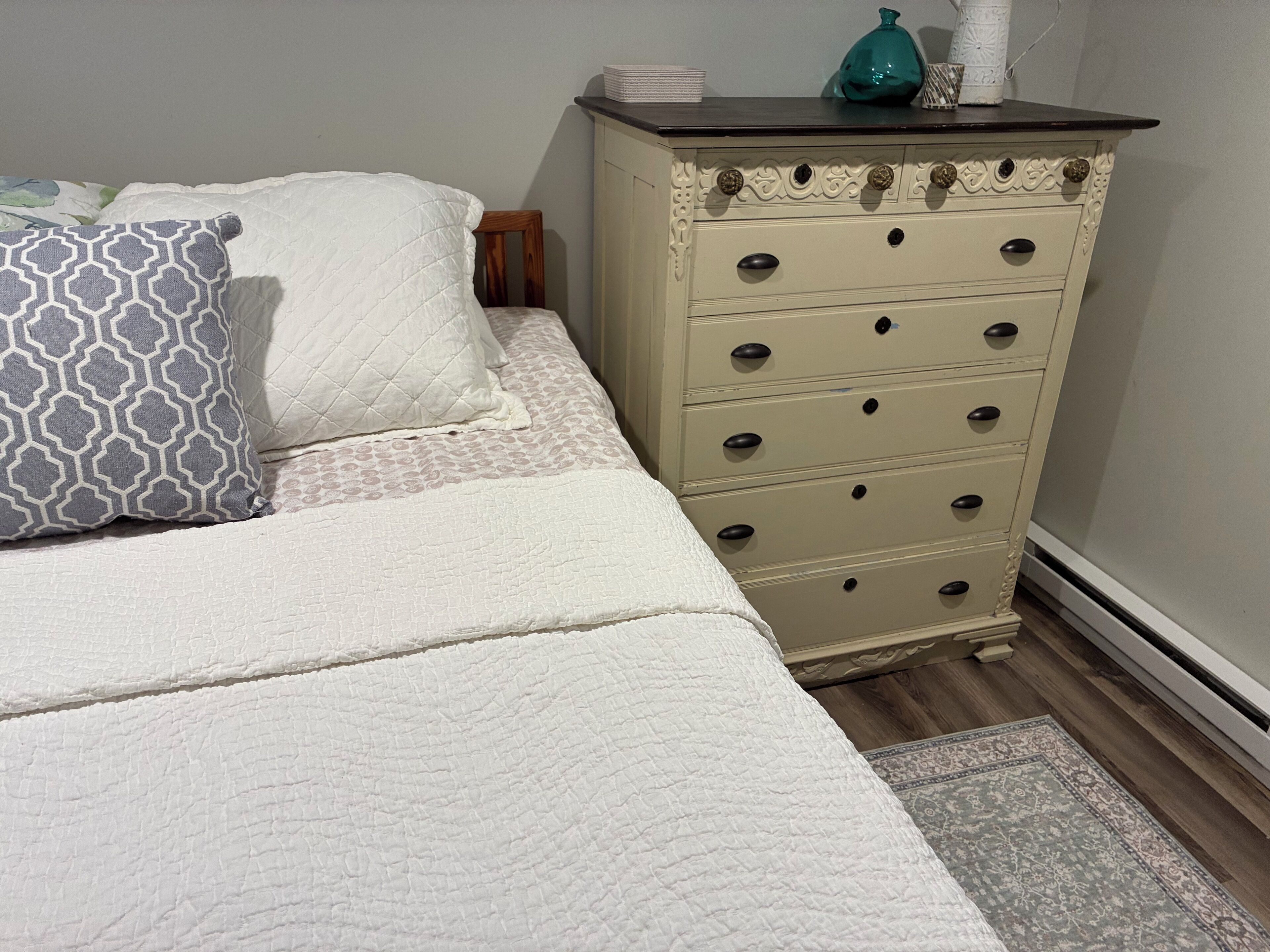2 bedrooms, WiFi (free), bed sheets