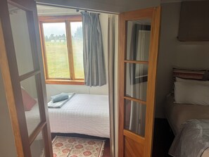 Room - Cosy cottage with beautiful mountain view. Close to town and Carrot Park. (Ohakune)