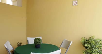 Hotel Flores Hills