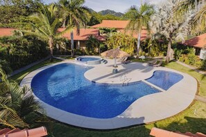 Pool - Relax in this peaceful setting close to the beach (Potrero)