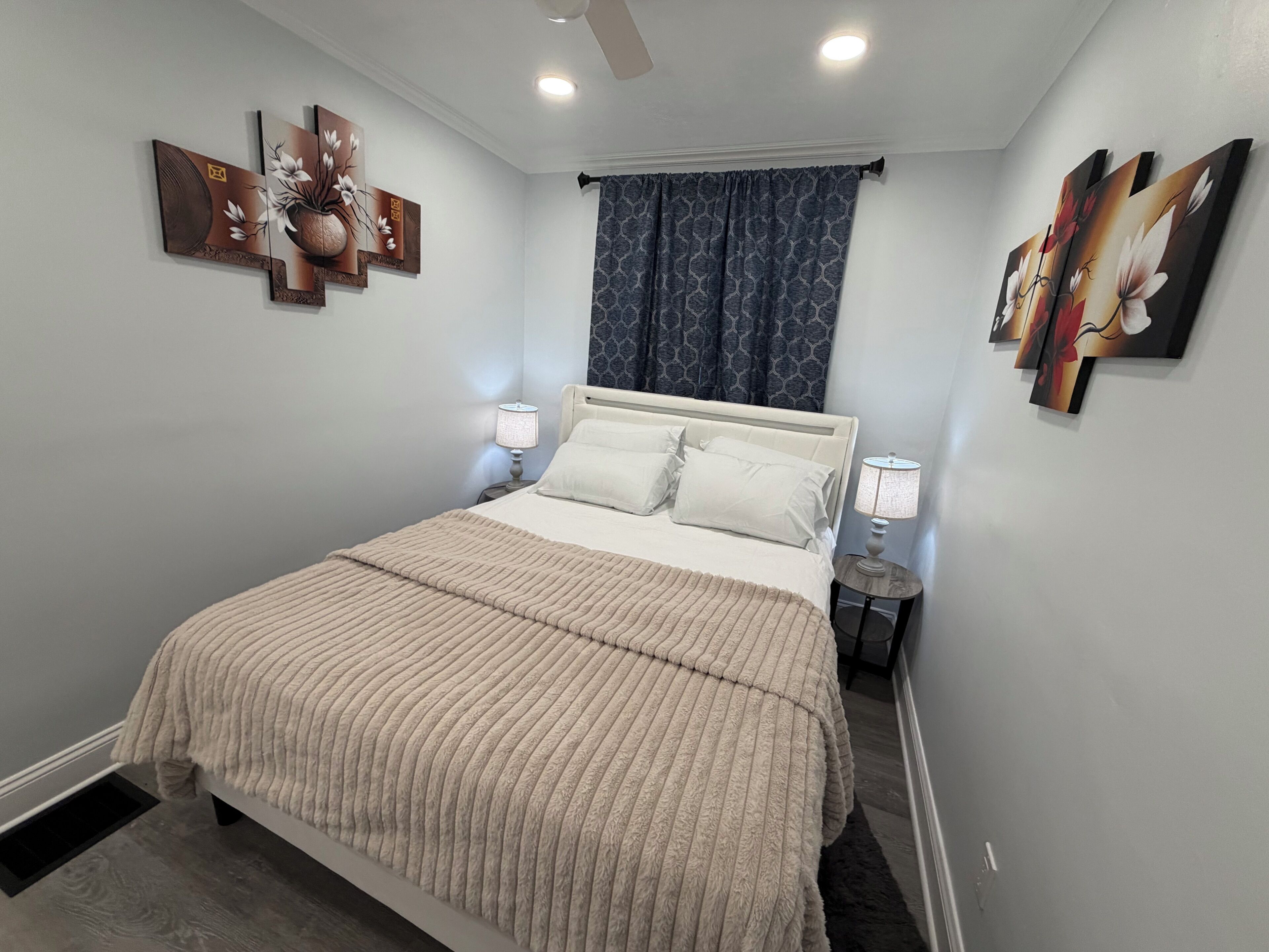 2 bedrooms, iron/ironing board, WiFi, bed sheets