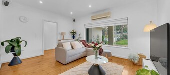11+ Guests | 6BR (5+1 Self Contained Granny Flat)