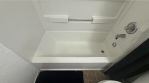 Bathroom - Spacious 3BR Home in San Antonio - Sleeps 8, Family-Friendly (San Antonio)