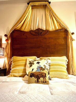 Room - Beautiful Swiss / English Immigrant House 1750’s New Life in the Americas (Birmingham)