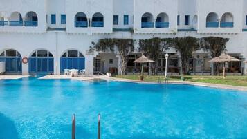 Indoor pool, outdoor pool