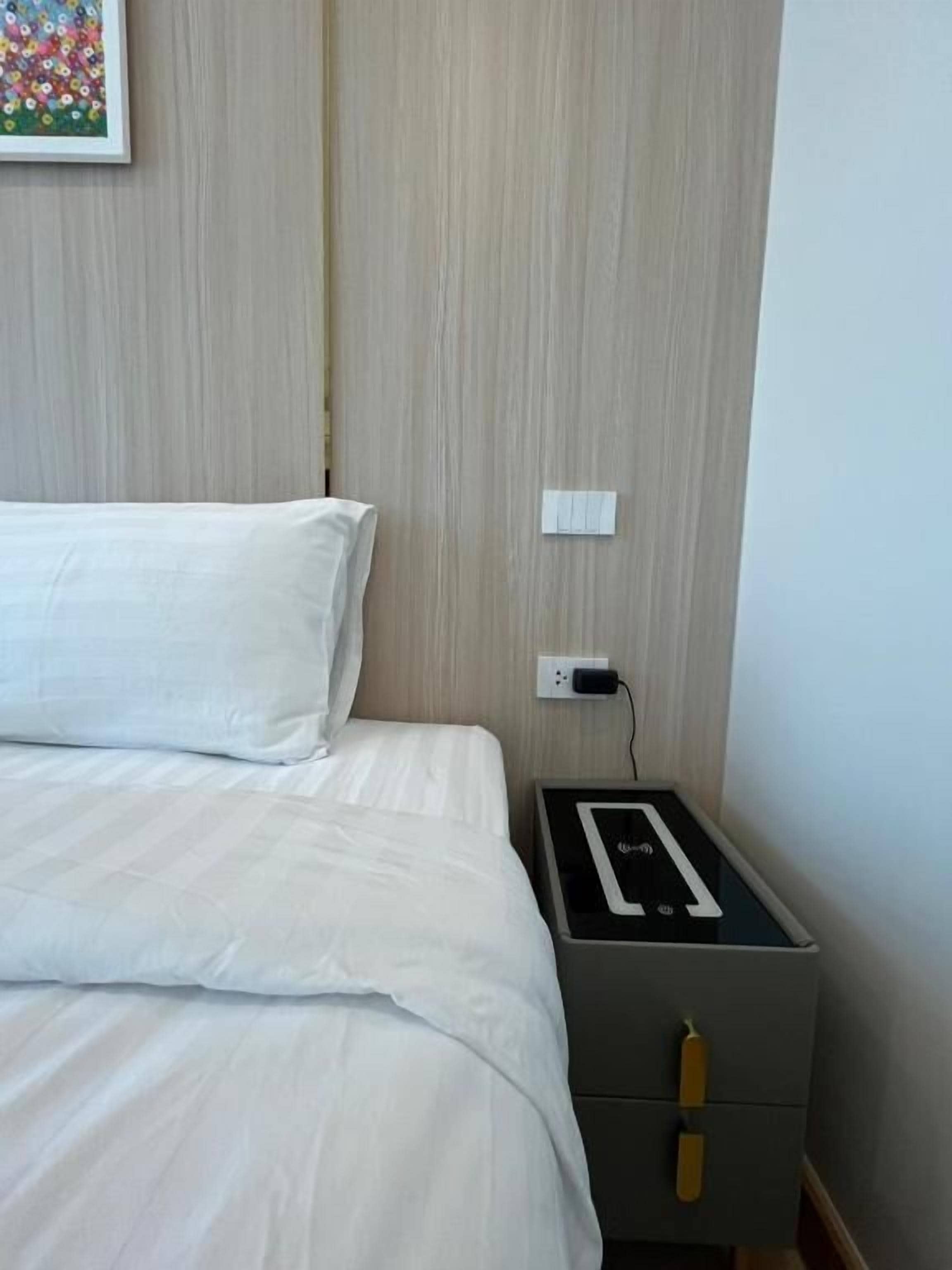 Deluxe Twin Room, 2 Twin Beds, Balcony, River View | Desk, laptop workspace, blackout drapes, soundproofing