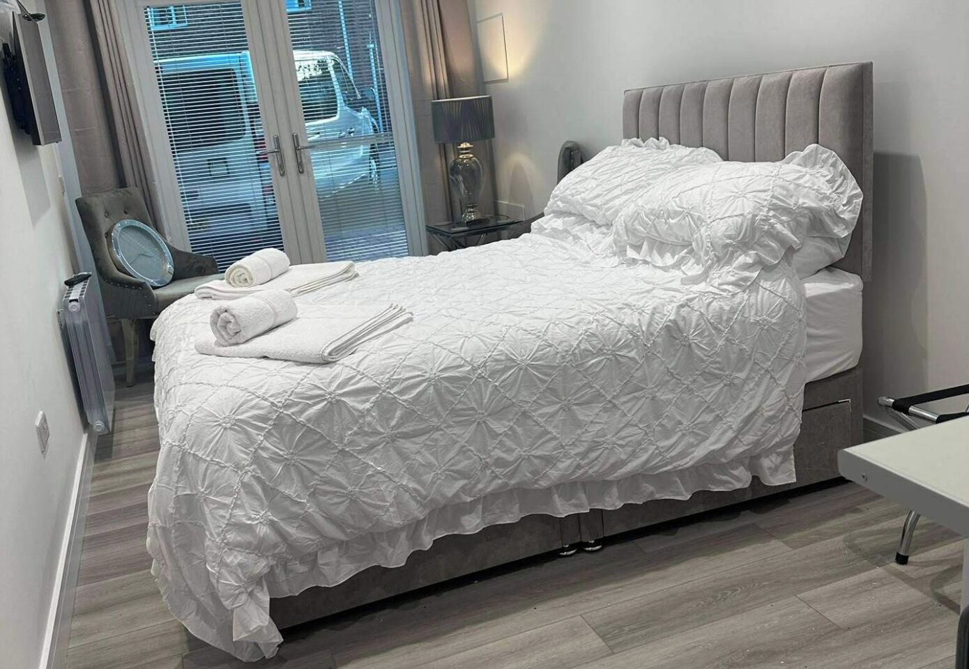 WiFi, bed sheets