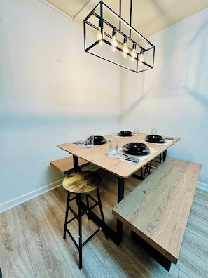 Dining - Hockley 4-Bed, Sleeps 13 w/ Garden & Free Parking (Birmingham)