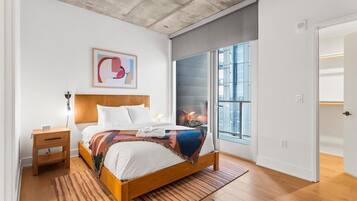 Secondary Bedroom: Queen Bed - Sleeps Two
