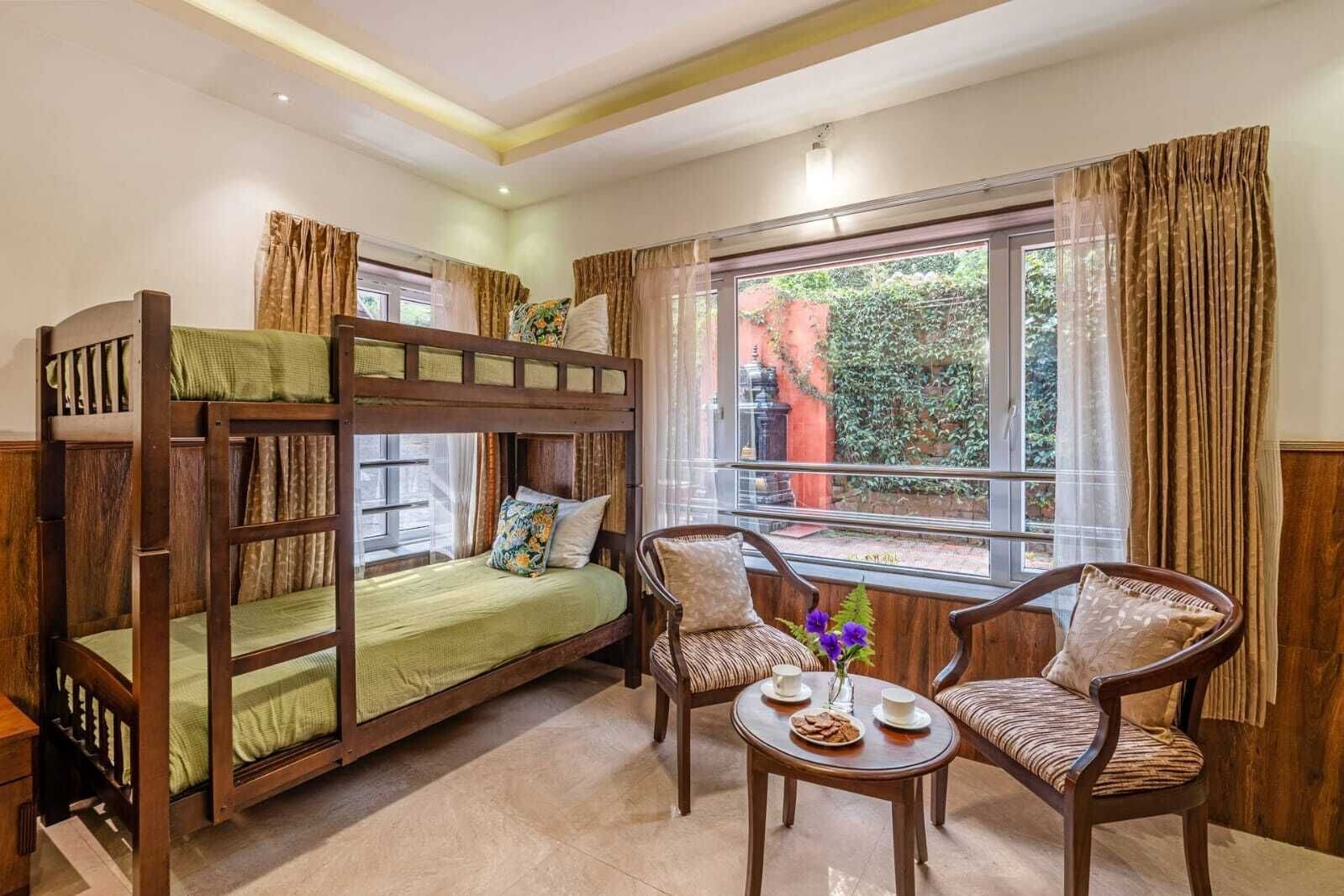 Luxury Room | Living area