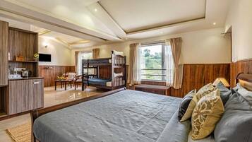Quarto casal luxo | Escrivaninha, espaço de trabalho para notebook