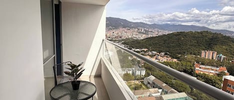 Apartment, 2 Bedrooms | Property grounds