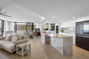 Living area - Burleigh Penthouse - Steps From The Beach (Gold Coast)