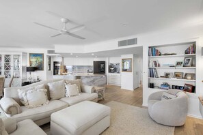 Living area - Burleigh Penthouse - Steps From The Beach (Gold Coast)