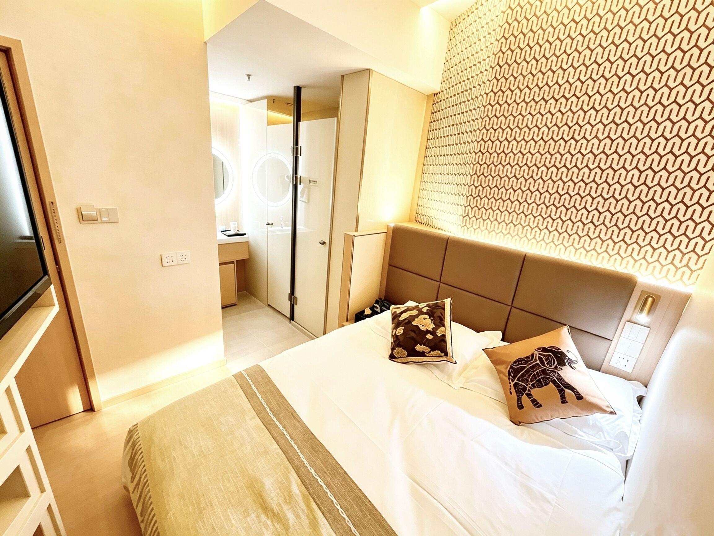 Classic Double Room | Blackout drapes, iron/ironing board (on request), WiFi (free)