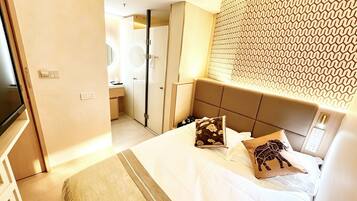 Classic Double Room | Blackout drapes, iron/ironing board (on request), WiFi (free)