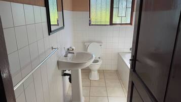 House, 6 Bedrooms, Accessible, Patio | Bathroom