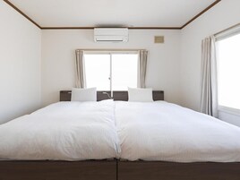 Basic House, 4 Bedrooms, City View